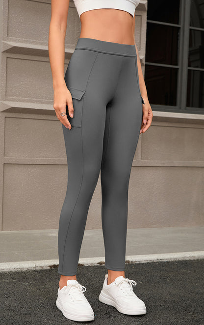 Elastic moisture wicking leggings with pockets